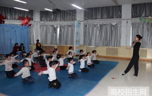 巴中幼师学校