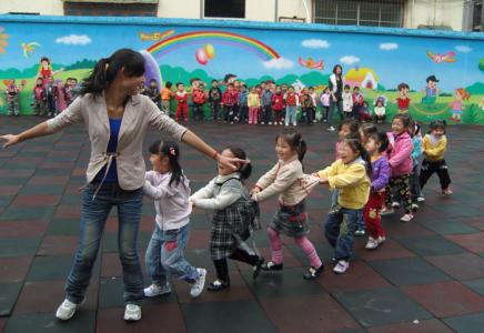 成都幼师师范学校学费如何